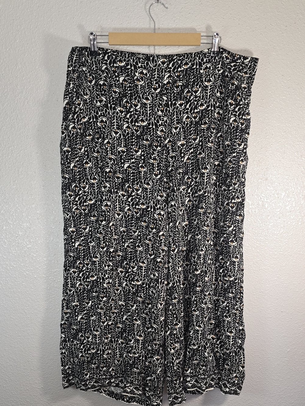 Max Studio Black and White Printed Wide Leg Woman Pants